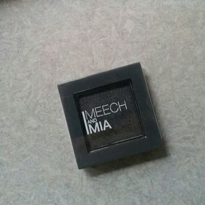 MEECH AND MIA Pressed Eyeshadow in Gunmetal